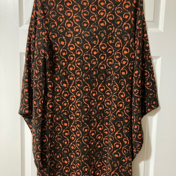 Cute patterned Black n Red dress - Picture 3 of 7